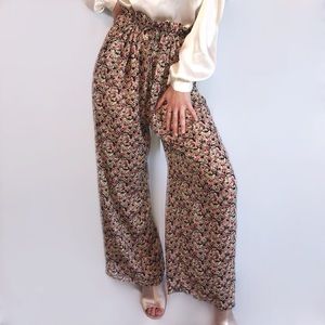 1970s Vintage · high waisted floral flare pants